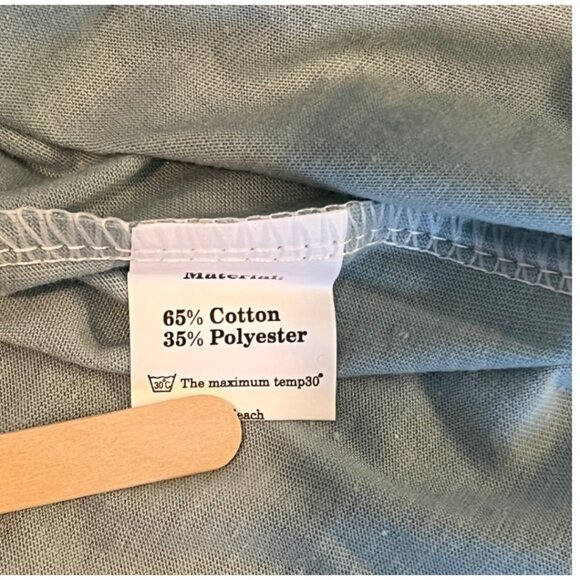 NWT Girl's Graphic T-Shirt. Cotton Poly blend. Daisy. Size Youth Medium - Picture 4 of 6